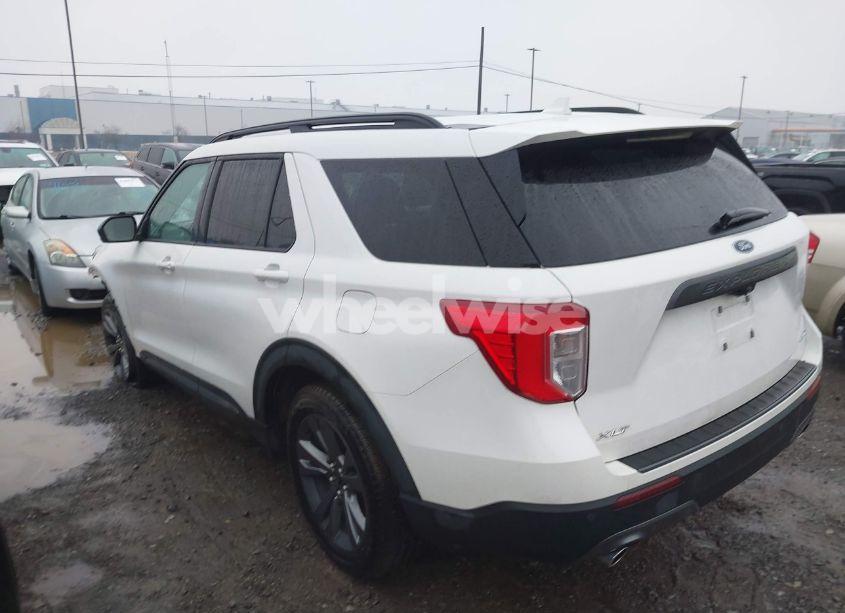 Photo 3 of 2022 Ford Explorer XLT (VIN 1FMSK8DH3NGA23462)