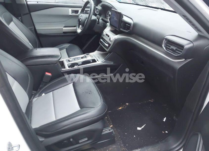 Photo 5 of 2022 Ford Explorer XLT (VIN 1FMSK8DH3NGA23462)