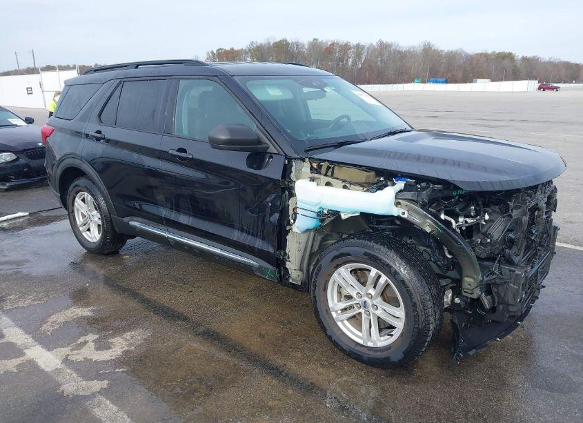 2022 Ford Explorer XLT (VIN 1FMSK8DH3NGA26409) main photo