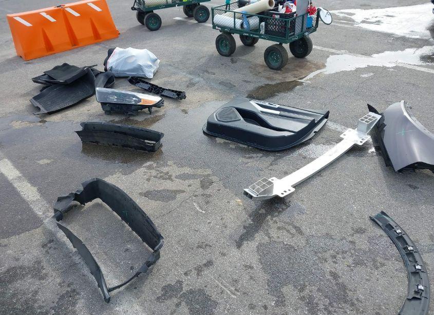 Photo 18 of 2022 Ford Explorer XLT (VIN 1FMSK8DH3NGA26409)