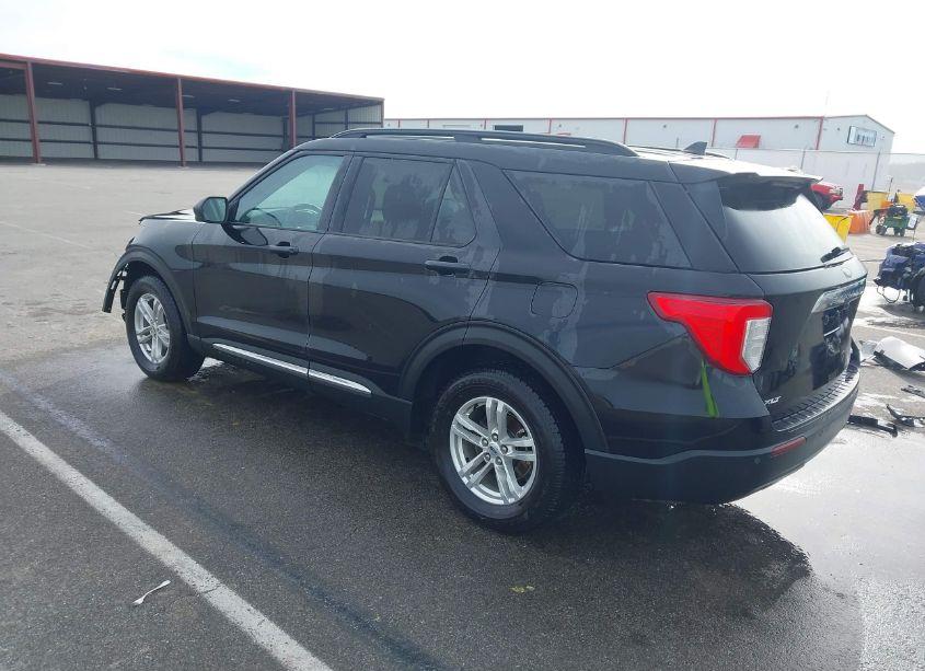 Photo 3 of 2022 Ford Explorer XLT (VIN 1FMSK8DH3NGA26409)