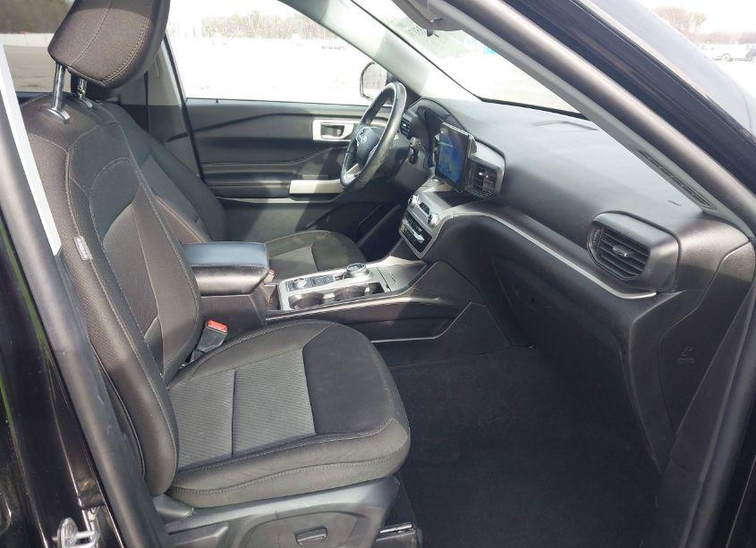 Photo 5 of 2022 Ford Explorer XLT (VIN 1FMSK8DH3NGA26409)