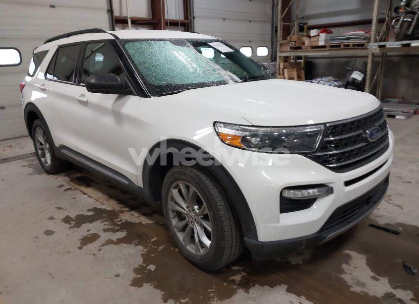 2022 Ford Explorer XLT (VIN 1FMSK8DH3NGA44098) main photo