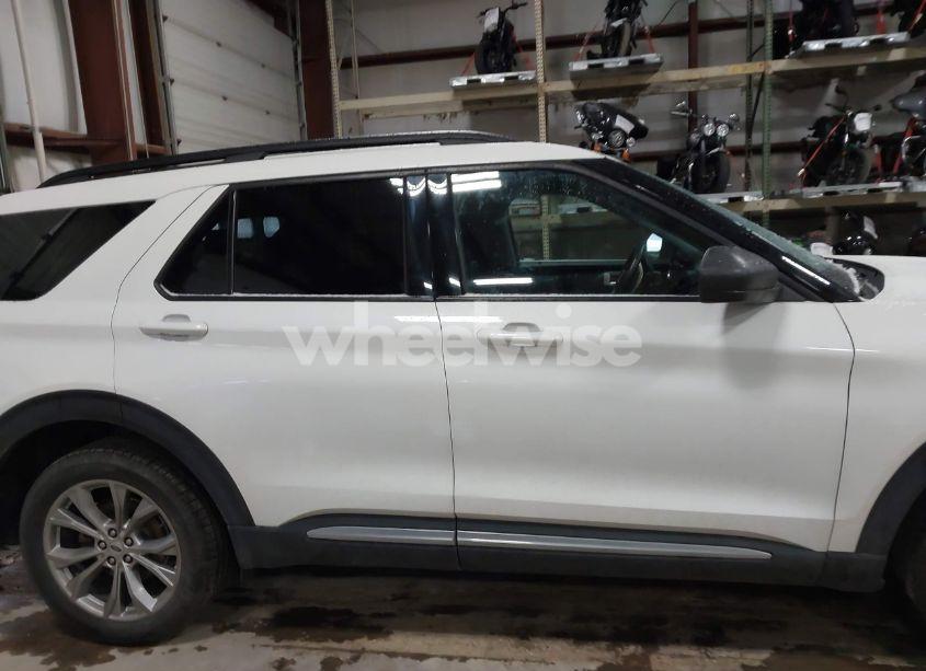 Photo 13 of 2022 Ford Explorer XLT (VIN 1FMSK8DH3NGA44098)
