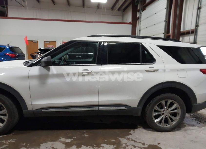 Photo 14 of 2022 Ford Explorer XLT (VIN 1FMSK8DH3NGA44098)