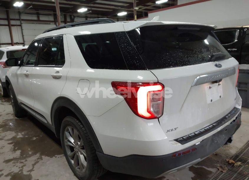 Photo 3 of 2022 Ford Explorer XLT (VIN 1FMSK8DH3NGA44098)