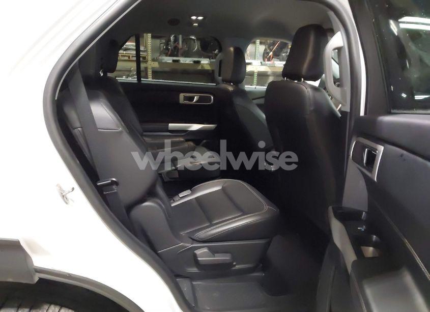 Photo 8 of 2022 Ford Explorer XLT (VIN 1FMSK8DH3NGA44098)