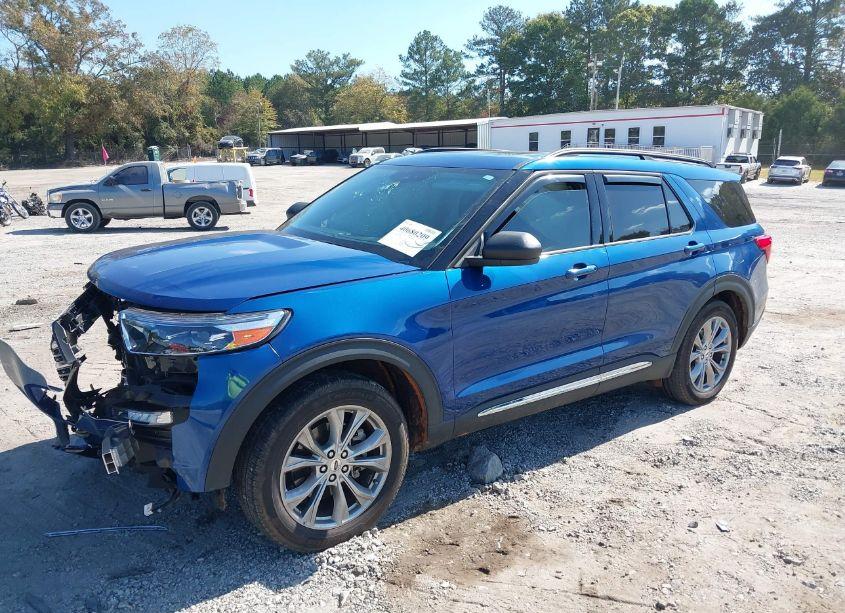 Photo 2 of 2022 Ford Explorer XLT (VIN 1FMSK8DH3NGA60883)