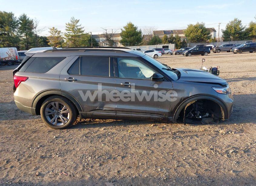 Photo 13 of 2022 Ford Explorer XLT (VIN 1FMSK8DH3NGA70054)