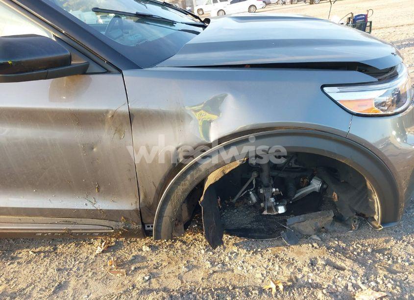 Photo 18 of 2022 Ford Explorer XLT (VIN 1FMSK8DH3NGA70054)