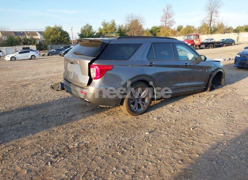 Photo 4 of 2022 Ford Explorer XLT (VIN 1FMSK8DH3NGA70054)