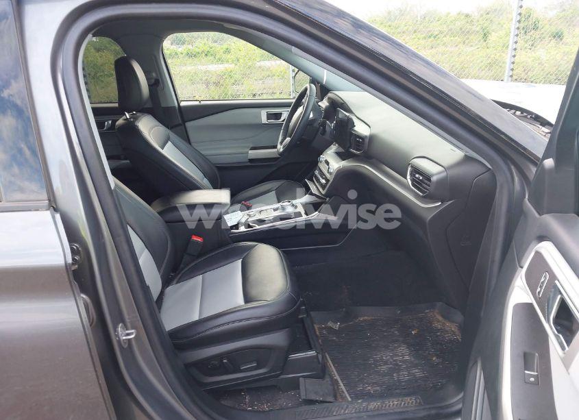 Photo 5 of 2022 Ford Explorer XLT (VIN 1FMSK8DH3NGA98100)