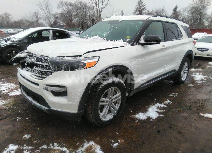 Photo 2 of 2022 Ford Explorer XLT (VIN 1FMSK8DH3NGB81512)
