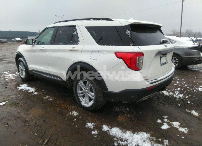 Photo 3 of 2022 Ford Explorer XLT (VIN 1FMSK8DH3NGB81512)