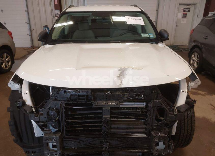 Photo 12 of 2022 Ford Explorer XLT (VIN 1FMSK8DH3NGC11799)