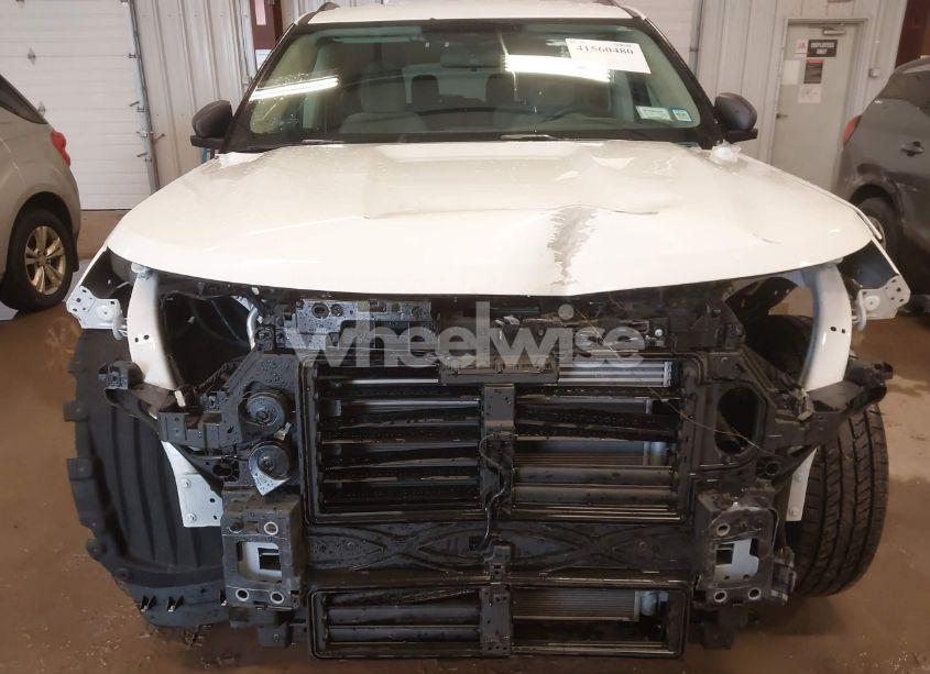 Photo 6 of 2022 Ford Explorer XLT (VIN 1FMSK8DH3NGC11799)