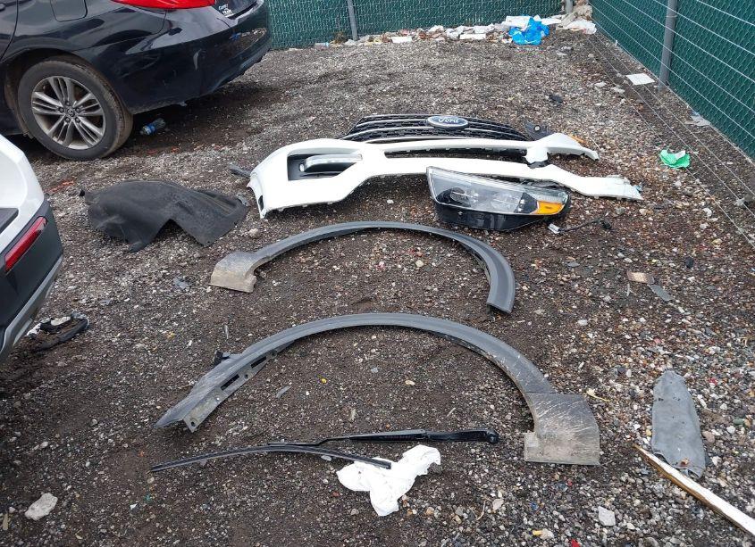 Photo 12 of 2023 Ford Explorer XLT (VIN 1FMSK8DH3PGA74575)