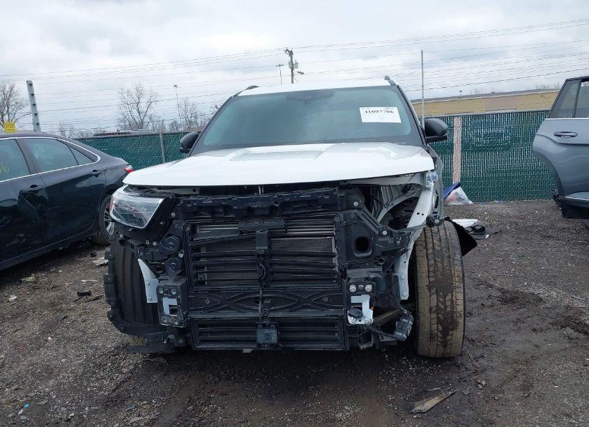 Photo 13 of 2023 Ford Explorer XLT (VIN 1FMSK8DH3PGA74575)