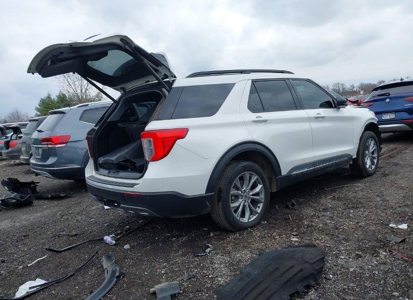 Photo 4 of 2023 Ford Explorer XLT (VIN 1FMSK8DH3PGA74575)