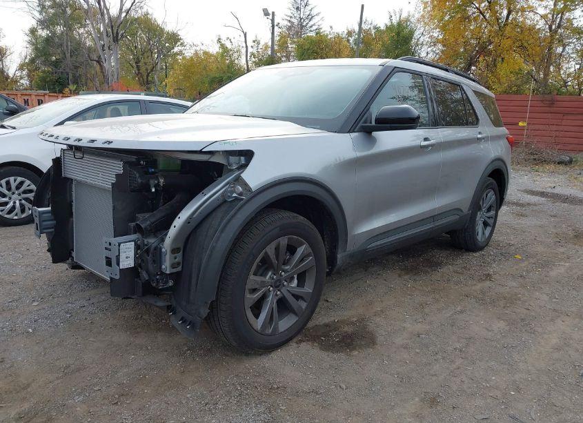 Photo 2 of 2024 Ford Explorer XLT (VIN 1FMSK8DH3RGA17652)