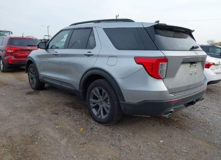 Photo 3 of 2024 Ford Explorer XLT (VIN 1FMSK8DH3RGA17652)