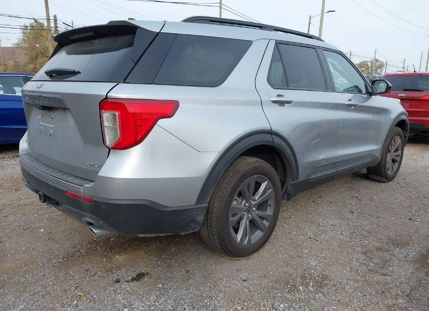 Photo 4 of 2024 Ford Explorer XLT (VIN 1FMSK8DH3RGA17652)