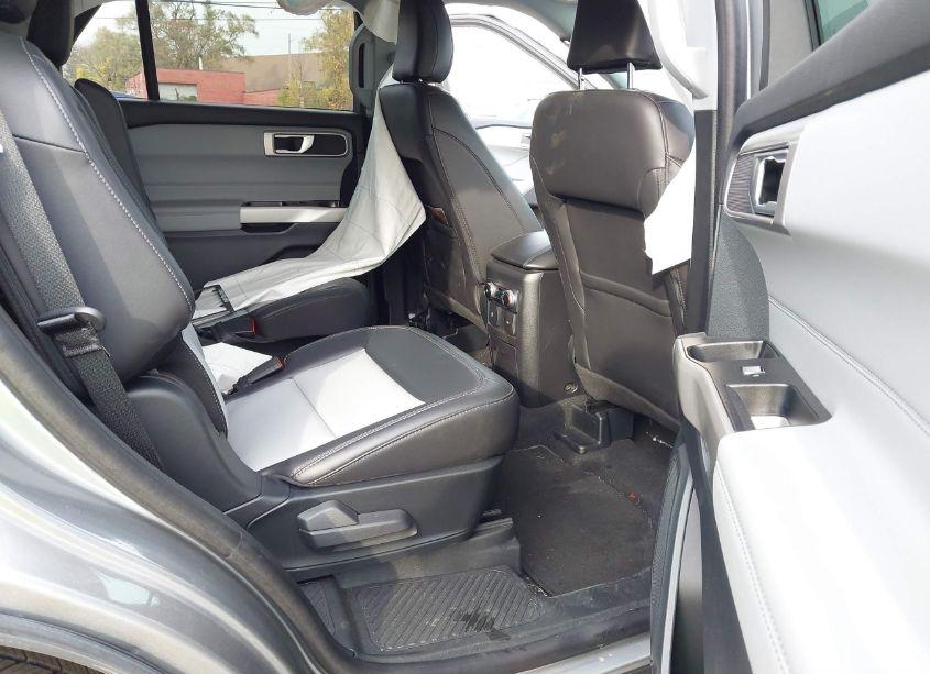 Photo 8 of 2024 Ford Explorer XLT (VIN 1FMSK8DH3RGA17652)