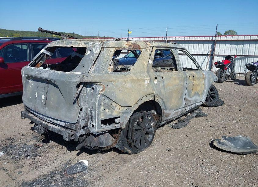 Photo 4 of 2020 Ford Explorer XLT (VIN 1FMSK8DH4LGB04662)