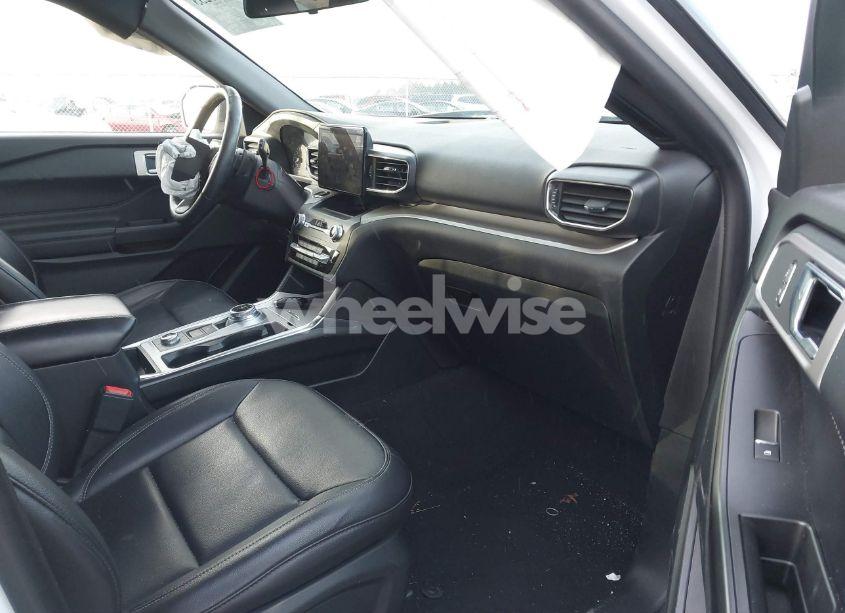 Photo 5 of 2020 Ford Explorer XLT (VIN 1FMSK8DH4LGC26437)