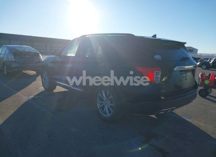 Photo 3 of 2021 Ford Explorer XLT (VIN 1FMSK8DH4MGA13621)