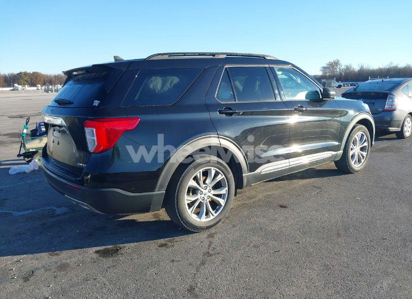 Photo 4 of 2021 Ford Explorer XLT (VIN 1FMSK8DH4MGA13621)