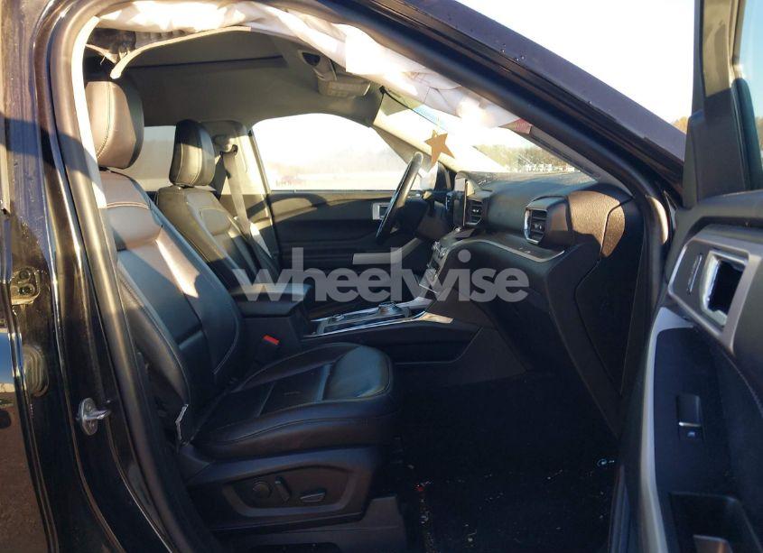 Photo 5 of 2021 Ford Explorer XLT (VIN 1FMSK8DH4MGA13621)