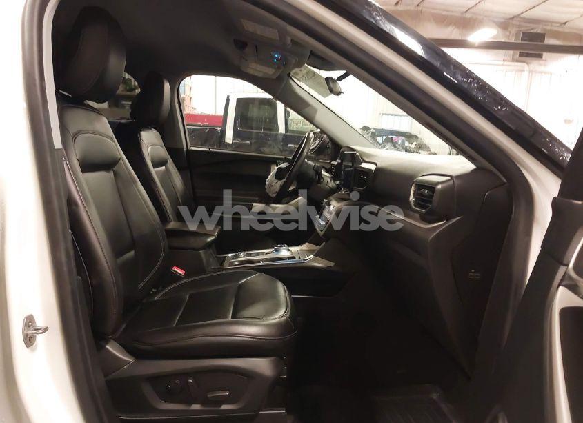 Photo 5 of 2022 Ford Explorer XLT (VIN 1FMSK8DH4NGB05636)