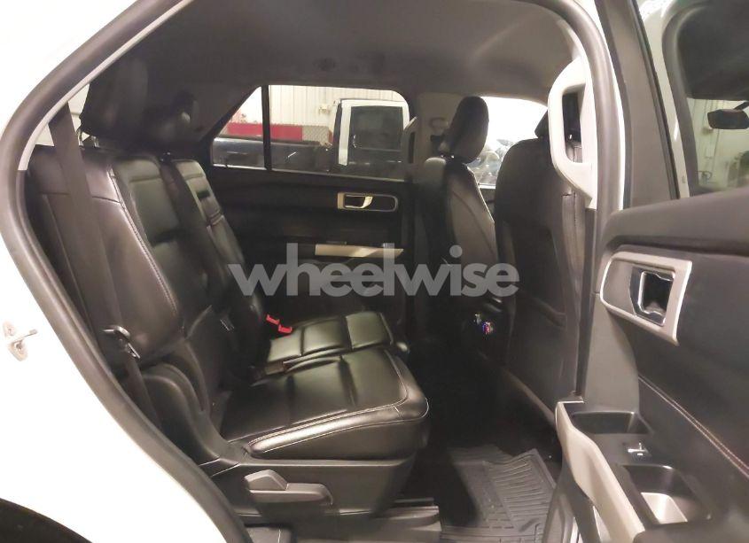 Photo 8 of 2022 Ford Explorer XLT (VIN 1FMSK8DH4NGB05636)