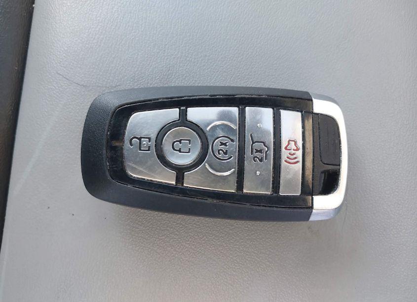 Photo 11 of 2022 Ford Explorer XLT (VIN 1FMSK8DH4NGB52715)