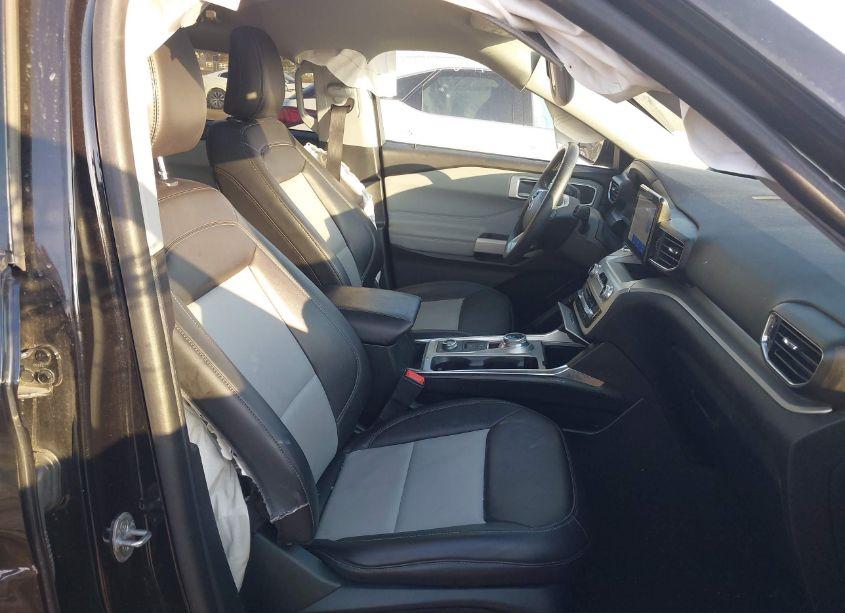 Photo 5 of 2022 Ford Explorer XLT (VIN 1FMSK8DH4NGB52715)