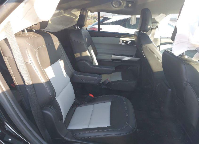 Photo 8 of 2022 Ford Explorer XLT (VIN 1FMSK8DH4NGB52715)