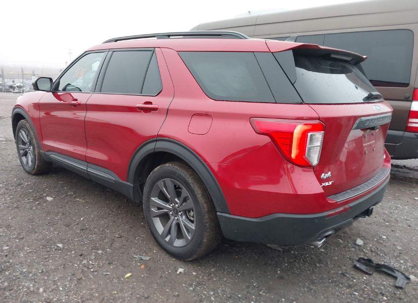 Photo 3 of 2022 Ford Explorer XLT (VIN 1FMSK8DH4NGC08152)