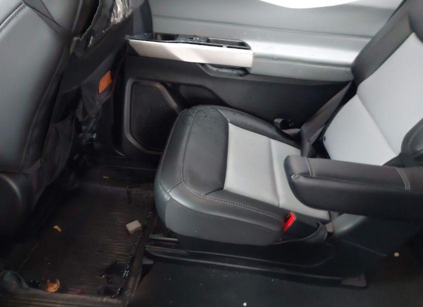 Photo 8 of 2022 Ford Explorer XLT (VIN 1FMSK8DH4NGC08152)