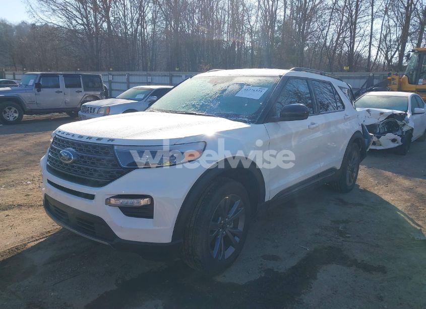 Photo 2 of 2023 Ford Explorer XLT (VIN 1FMSK8DH4PGA75394)