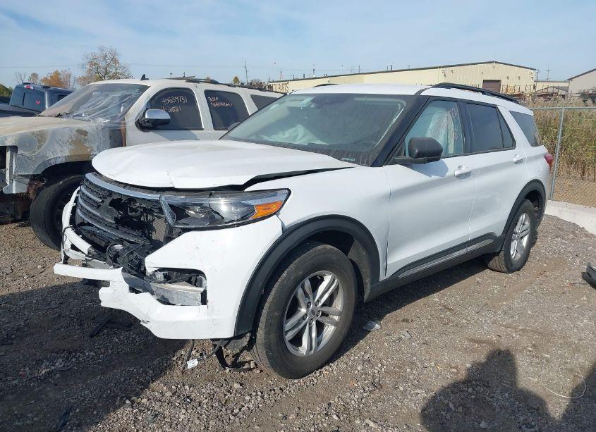 Photo 2 of 2023 Ford Explorer XLT (VIN 1FMSK8DH4PGB27994)