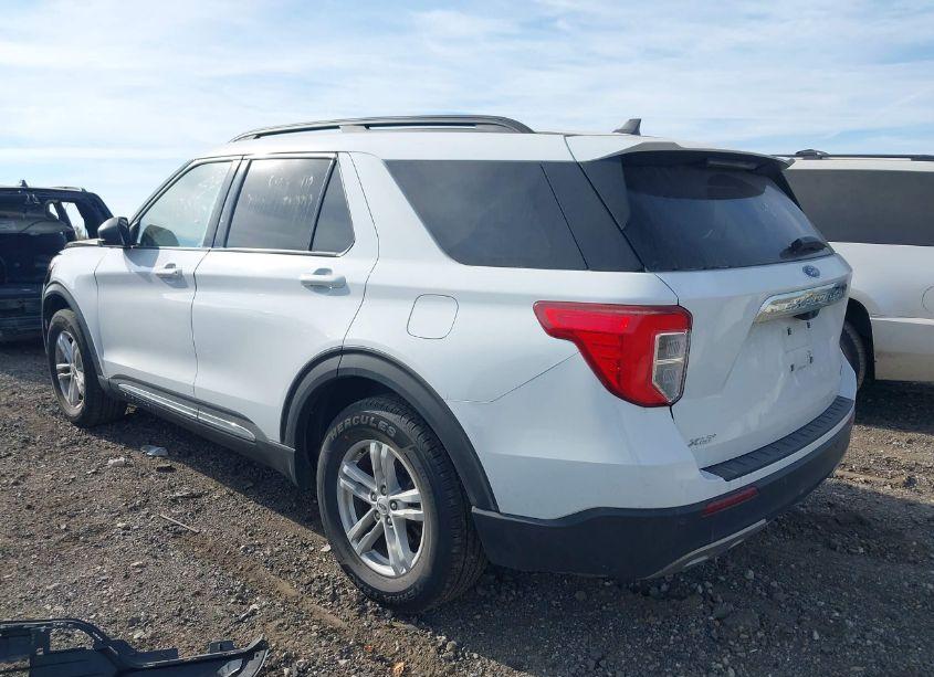 Photo 3 of 2023 Ford Explorer XLT (VIN 1FMSK8DH4PGB27994)