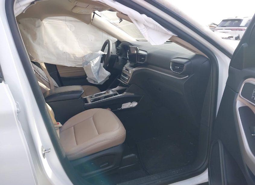 Photo 5 of 2023 Ford Explorer XLT (VIN 1FMSK8DH4PGB27994)