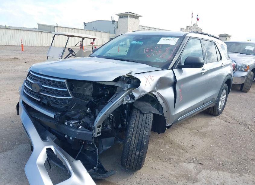 Photo 2 of 2023 Ford Explorer XLT (VIN 1FMSK8DH4PGB60705)