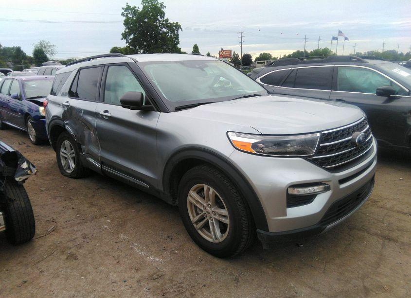 2024 Ford Explorer XLT (VIN 1FMSK8DH4RGA19474) main photo