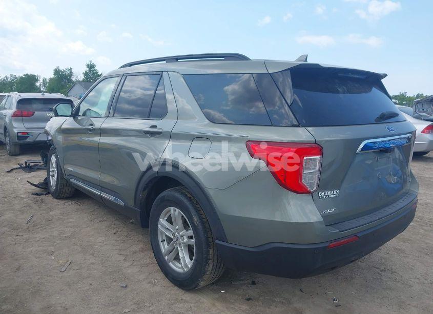 Photo 3 of 2020 Ford Explorer XLT (VIN 1FMSK8DH5LGB20479)