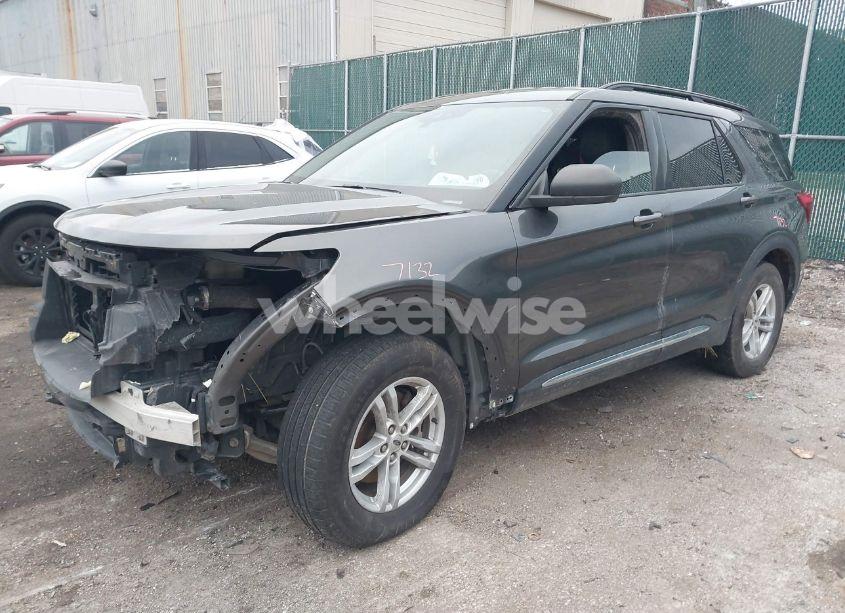 Photo 2 of 2020 Ford Explorer XLT (VIN 1FMSK8DH5LGB60058)