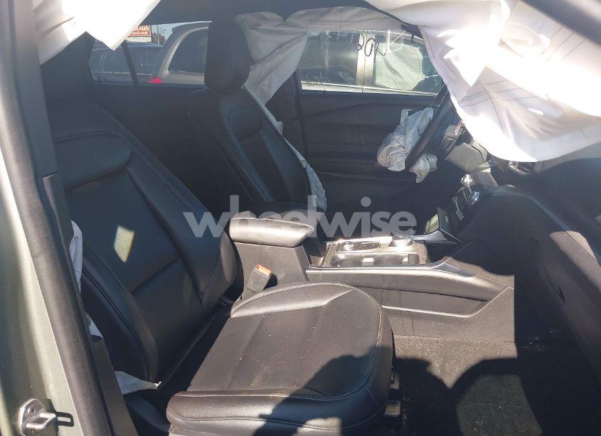 Photo 5 of 2020 Ford Explorer XLT (VIN 1FMSK8DH5LGC26821)