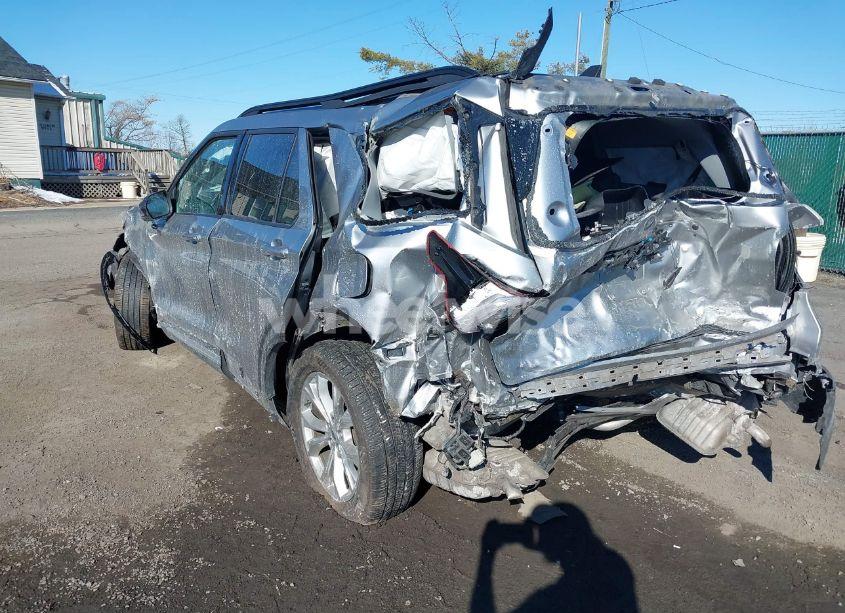 Photo 3 of 2021 Ford Explorer XLT (VIN 1FMSK8DH5MGA10162)