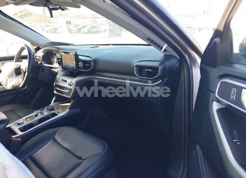 Photo 5 of 2021 Ford Explorer XLT (VIN 1FMSK8DH5MGA10162)